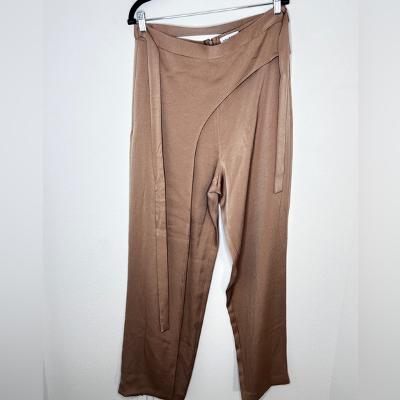 HALSTON Gold Asymmetrical Wide Leg Pants - Picture 4 of 13